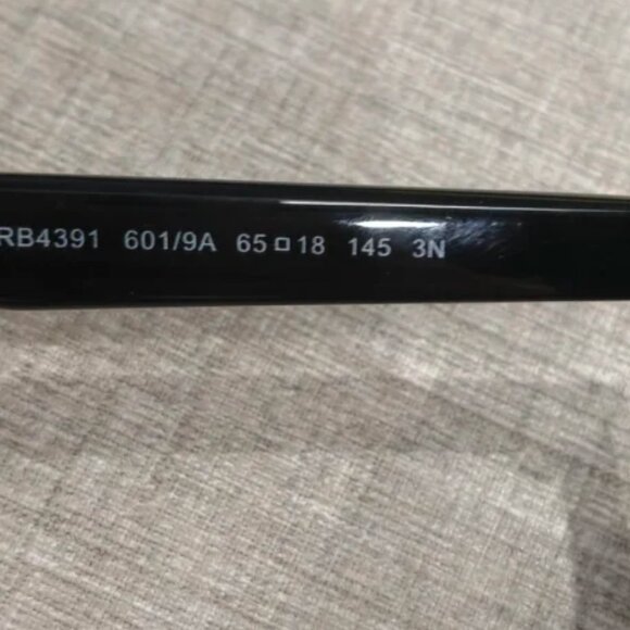 Ray-Ban Classic Black Sunglasses - Picture 5 of 8